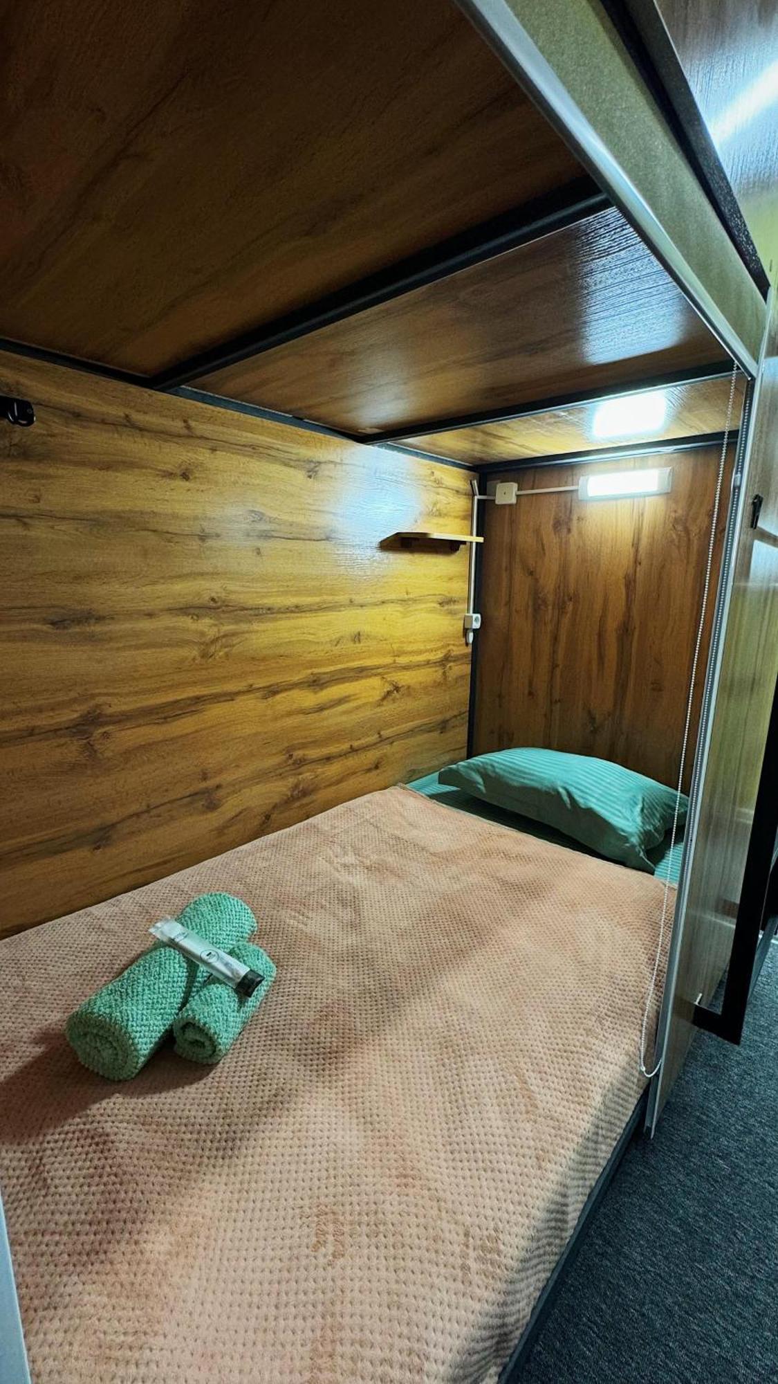 Hostel Kochevnik Capsule Hotel Ałma Ata Zewnętrze zdjęcie