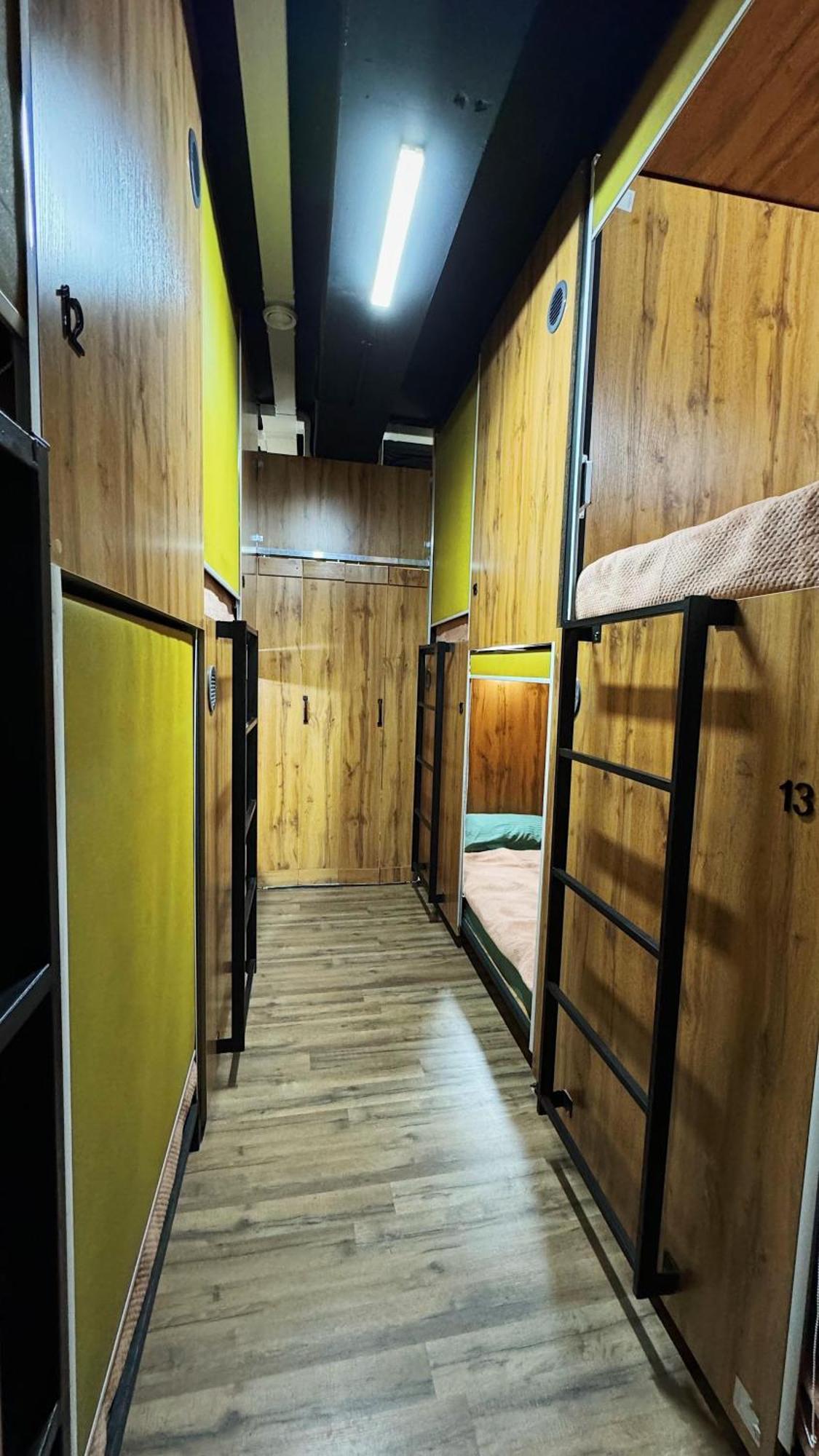 Hostel Kochevnik Capsule Hotel Ałma Ata Zewnętrze zdjęcie