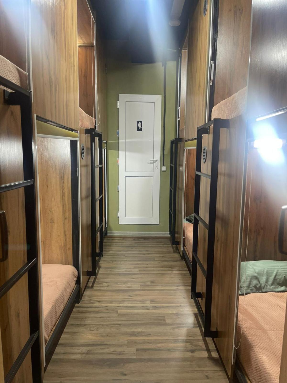 Hostel Kochevnik Capsule Hotel Ałma Ata Zewnętrze zdjęcie