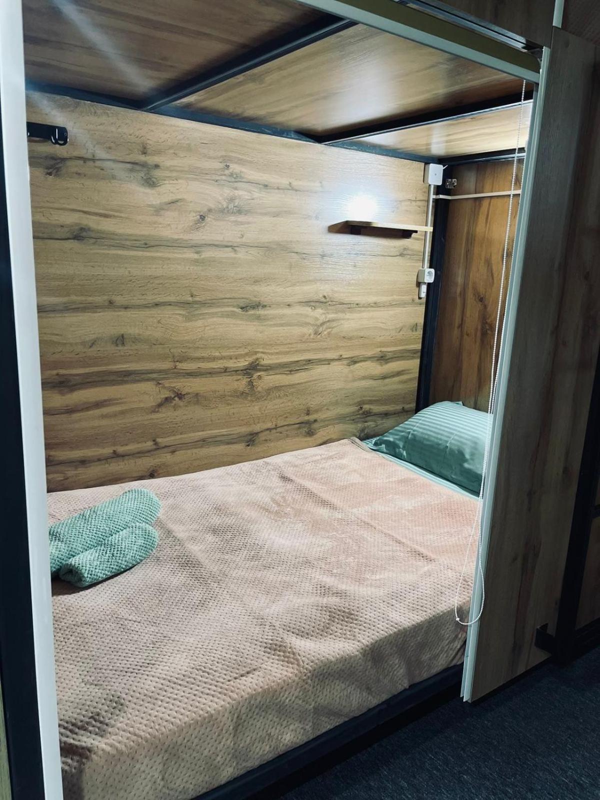 Hostel Kochevnik Capsule Hotel Ałma Ata Zewnętrze zdjęcie
