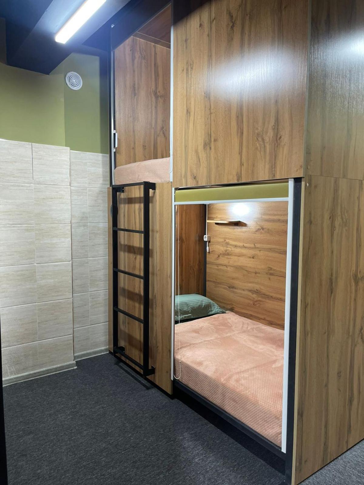Hostel Kochevnik Capsule Hotel Ałma Ata Zewnętrze zdjęcie