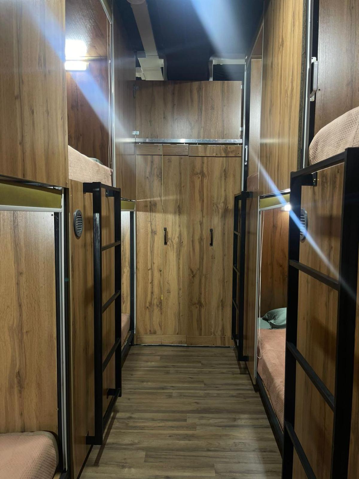 Hostel Kochevnik Capsule Hotel Ałma Ata Zewnętrze zdjęcie